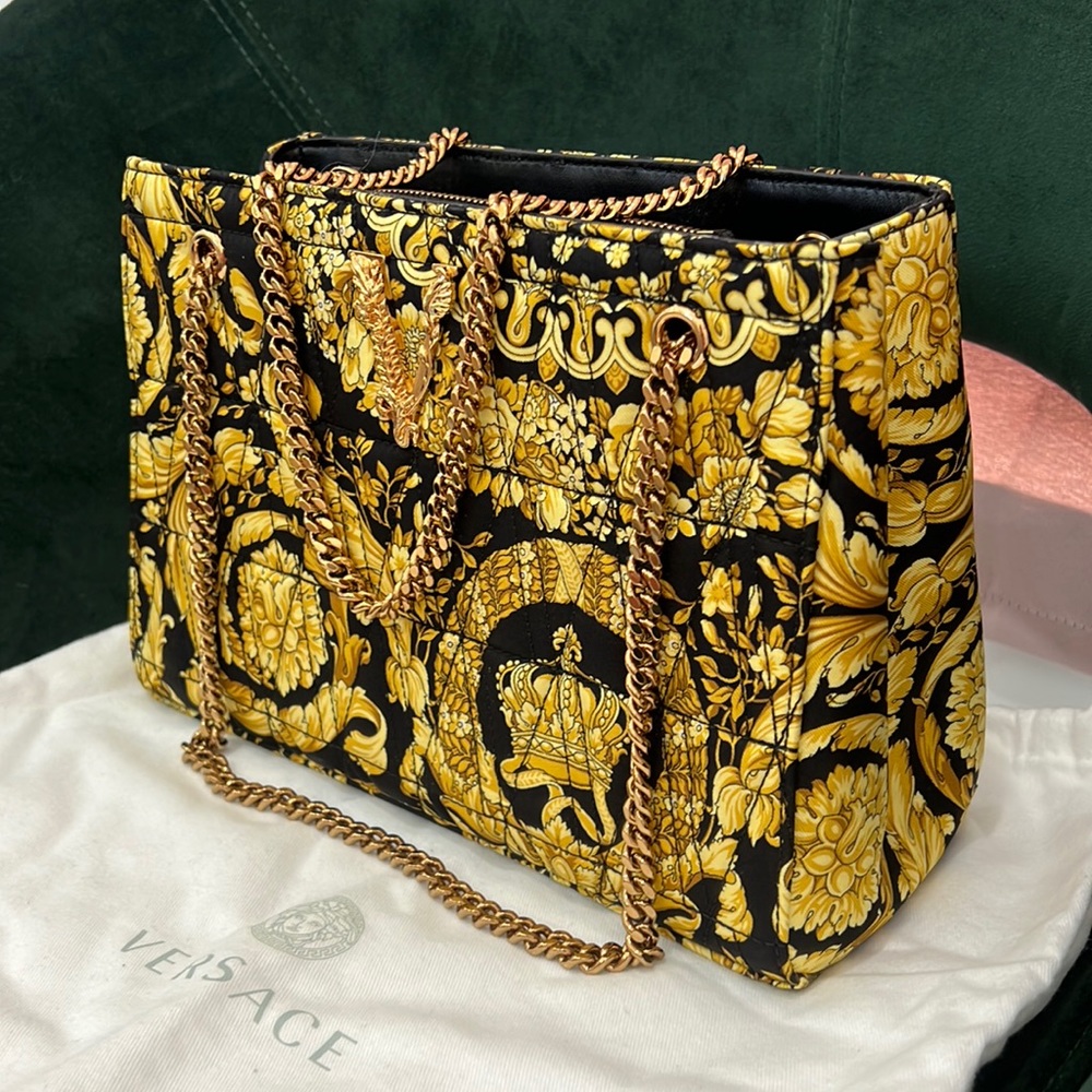 ✨Versace Virtus Tote Bag✨ with tag $2,050✨ - Picture 3 of 11